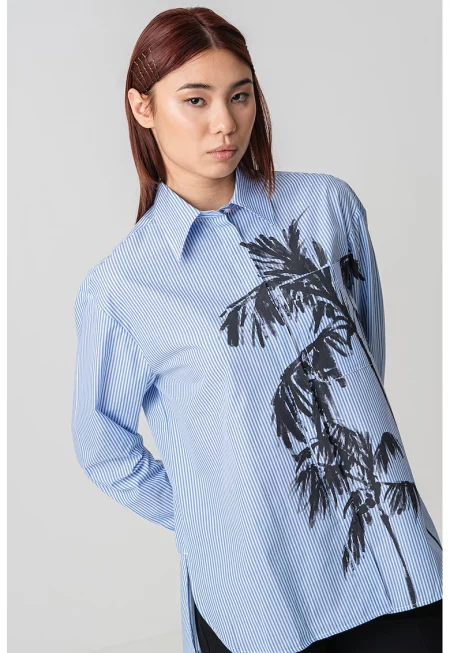 Памучна риза Lambert с десен и асиметричен подгъв - Бял/Лавандула