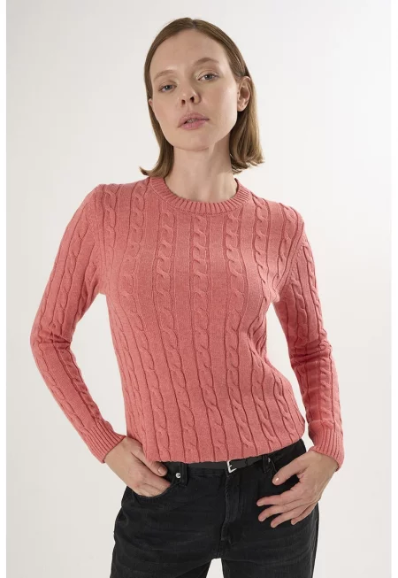 Плетен пуловер с овално деколте