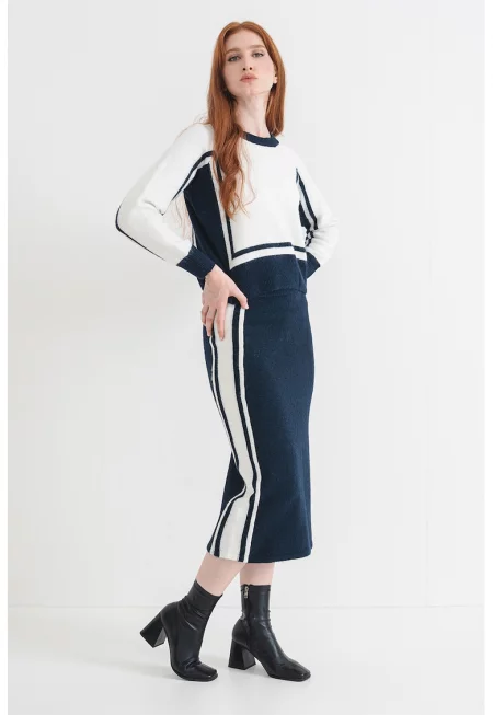 Пуловер с вълна с ръкави реглан