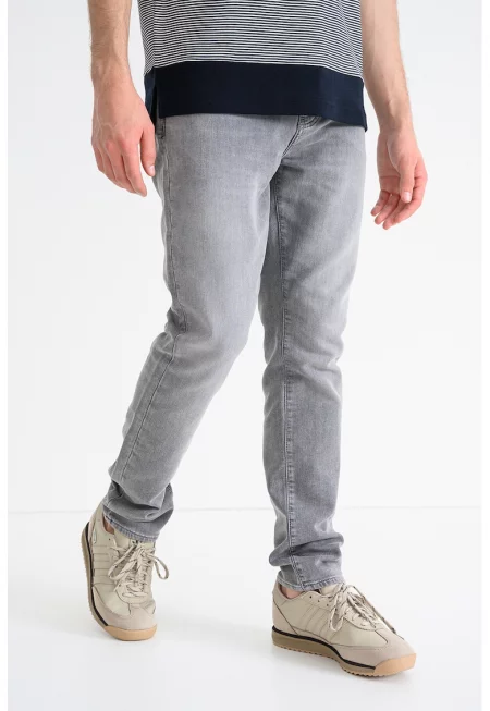 Слим дънки със захабен ефект