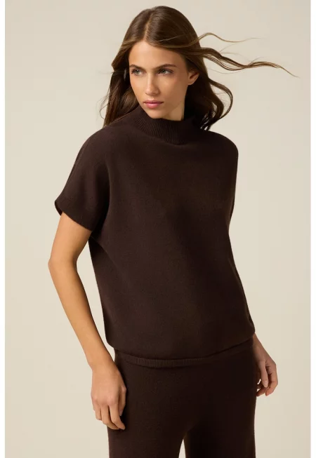 Свободна тениска с ниска рипсена яка - Тъмнокафяв