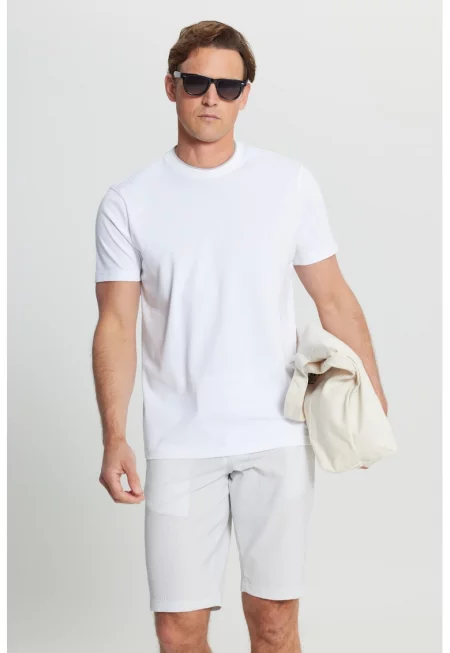 Тениска с овално деколте