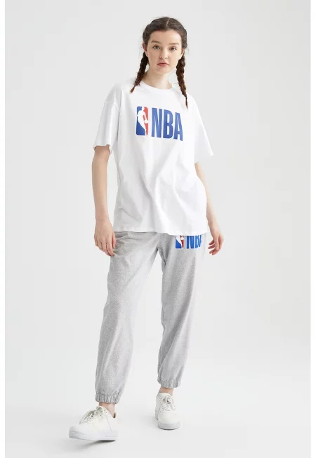 Уголемена памучна тениска NBA с шарка