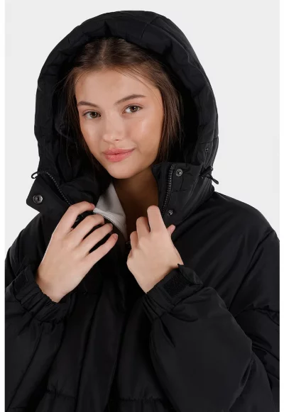 Уголемено зимно яке с качулка