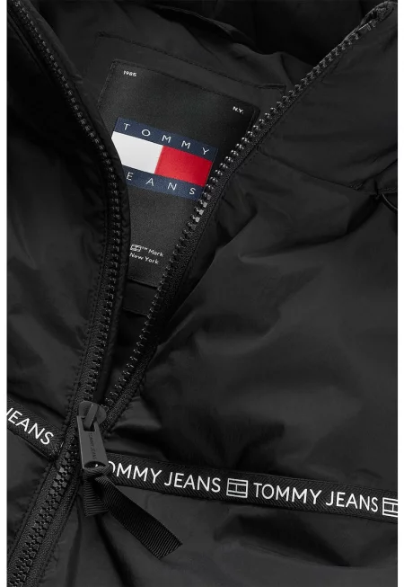 Зимно яке с капитониран дизайн и качулка