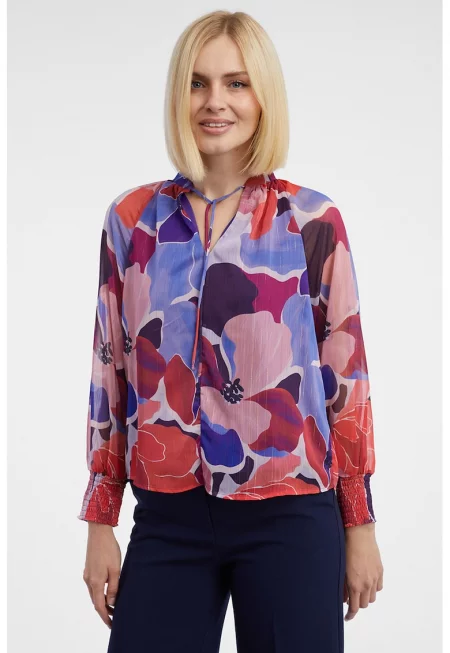 Блуза с шарка и ръкави реглан