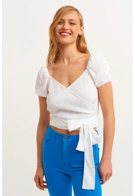 Блуза със застъпен дизайн с бухнали ръкави