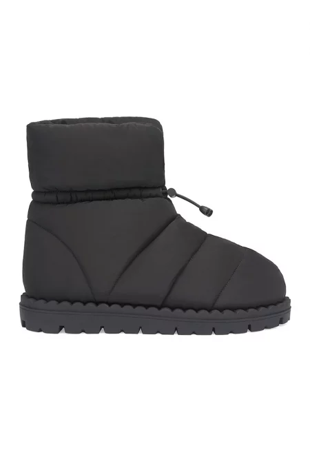 Боти с изчистен десен - Черен