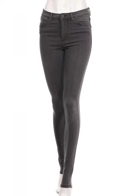 Дрехи Ластични дънки VERO MODA