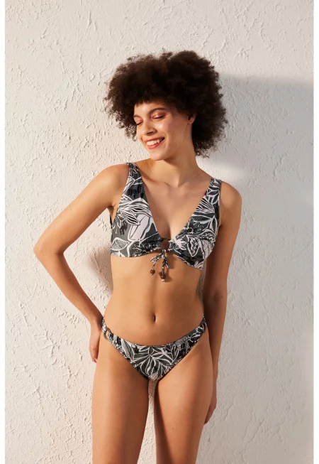 Горнище на бански с триъгълни чашки и десен - Бял/Черен/Сив