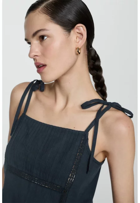 Къс топ с квадратно деколте