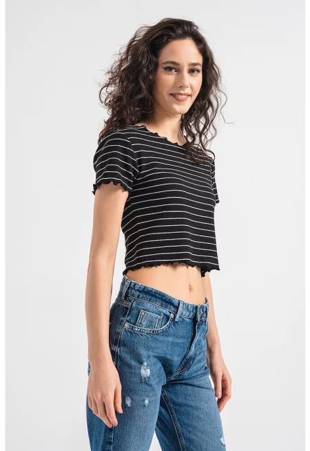 Къса раирана тениска