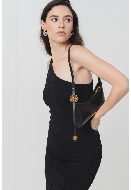 Къса рокля с голо рамо - Черен