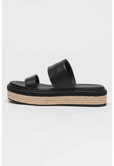 Кожени чехли с равна платформа - Черен