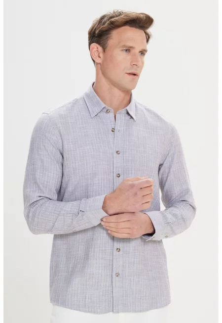 Памучна риза по тялото