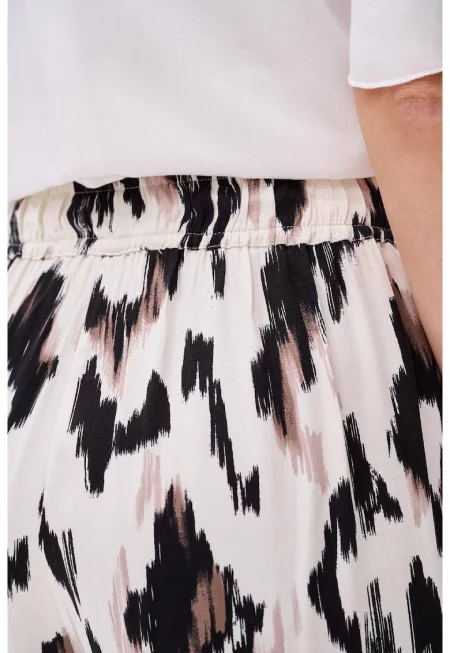 Панталони с животински принт и ластик на талията