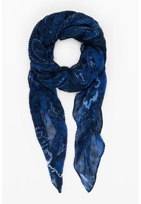 Плисиран шал с десен