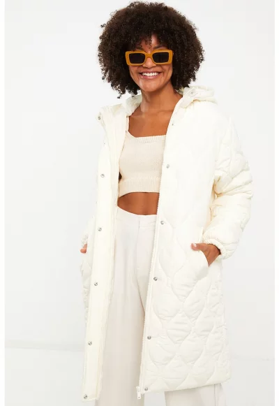 Подплатено дълго зимно яке с шевове