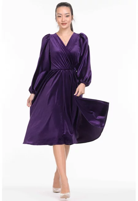 Разкроена миди рокля от кадифе