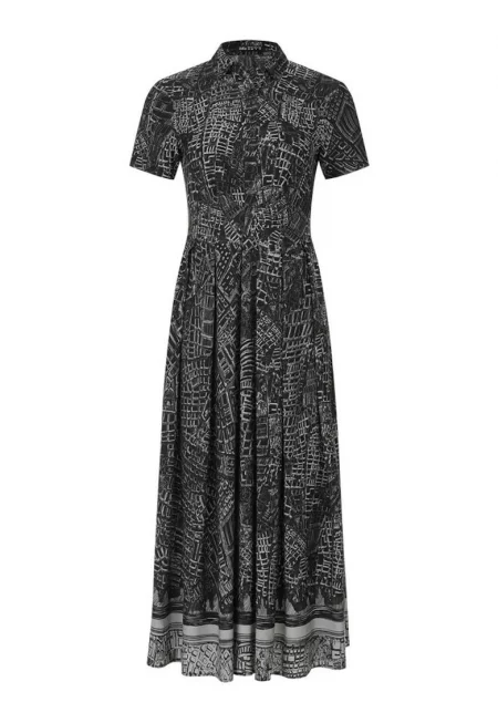 Разкроена рокля със заострена яка