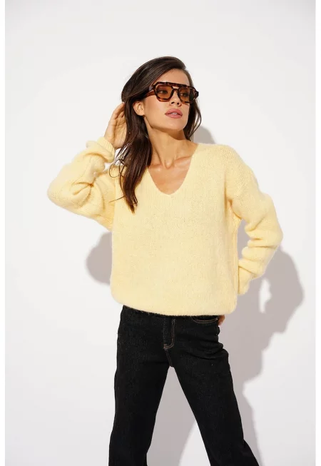 Шпиц пуловер с мохер и паднали ръкави