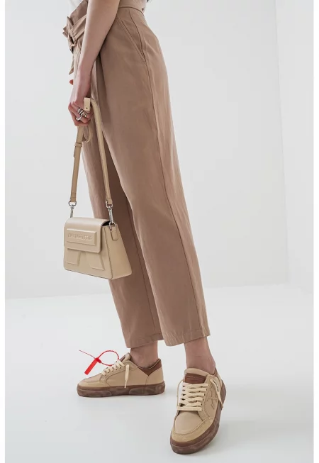 Скъсен панталон от лиосел и памук с висока талия - Бежов