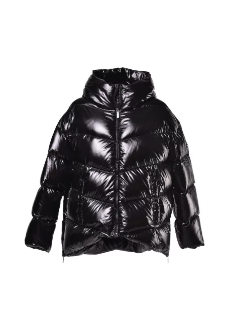 Капитонирано зимно яке с лъскав финиш