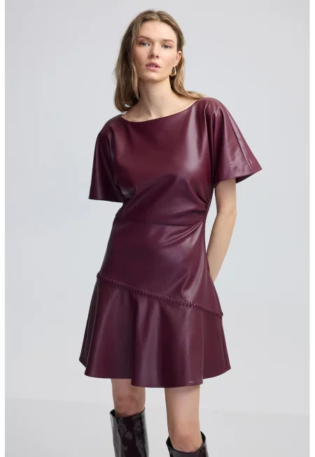 Къса рокля от еко кожа