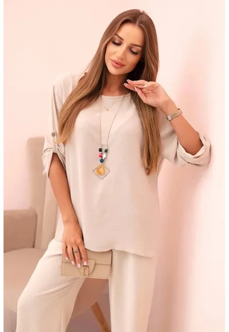 Комплект от свободна блуза с колие и панталони - Един размер