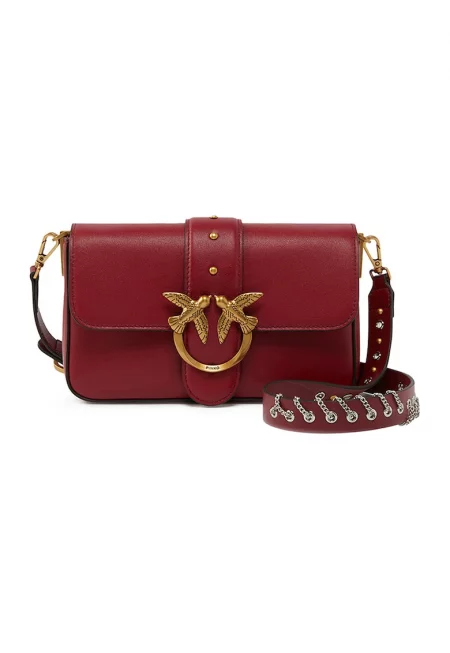 Кожена чанта през рамо с декоративни камъни и верижка