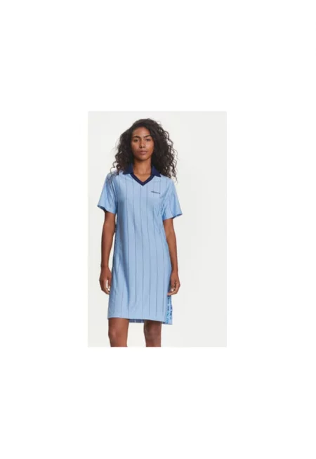 Лека рокля с V-образно деколте