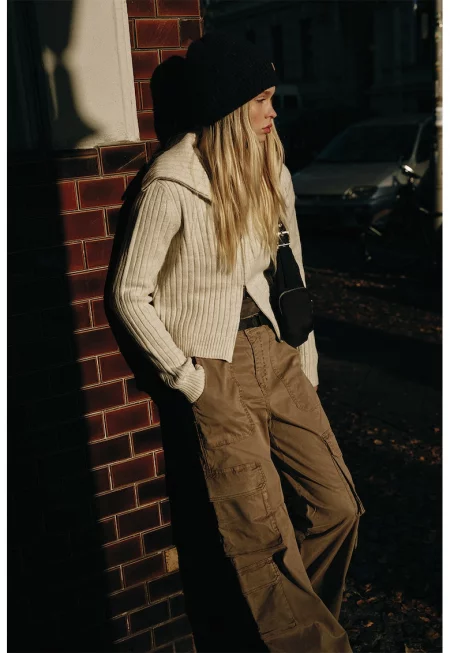 Пуловер с цип