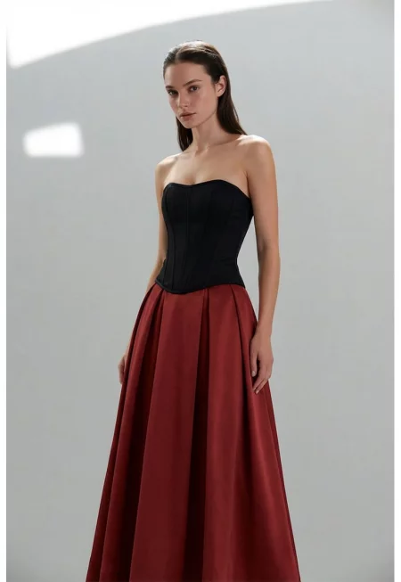 Разкроена пола с джобове встрани - Карамел