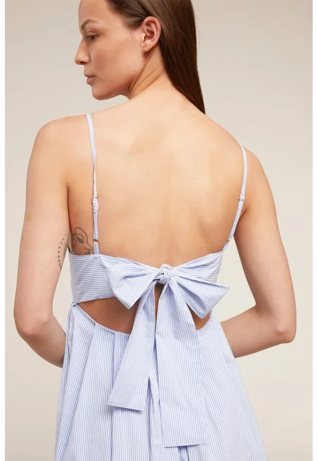 Разкроена рокля