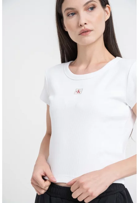 Слим тениска с малко лого