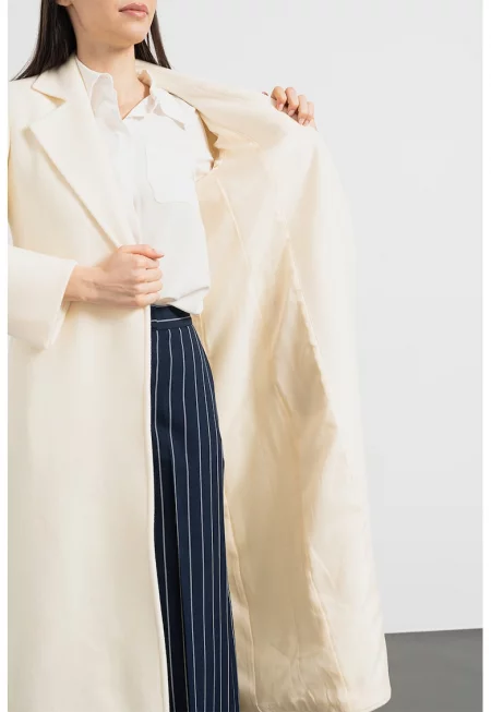 Вълнено палто с връзка