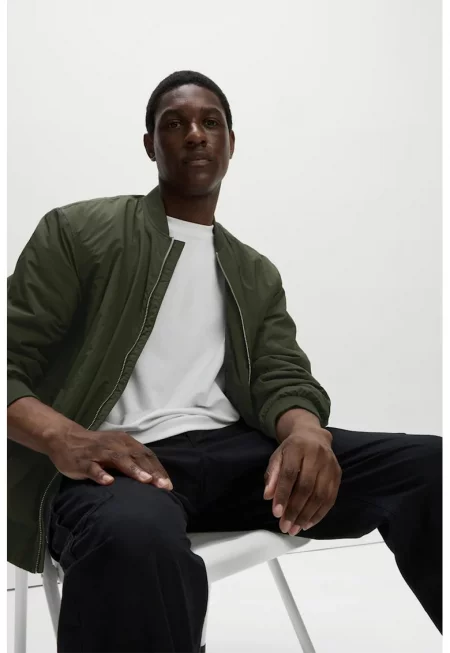 Яке бомбър с джобове встрани