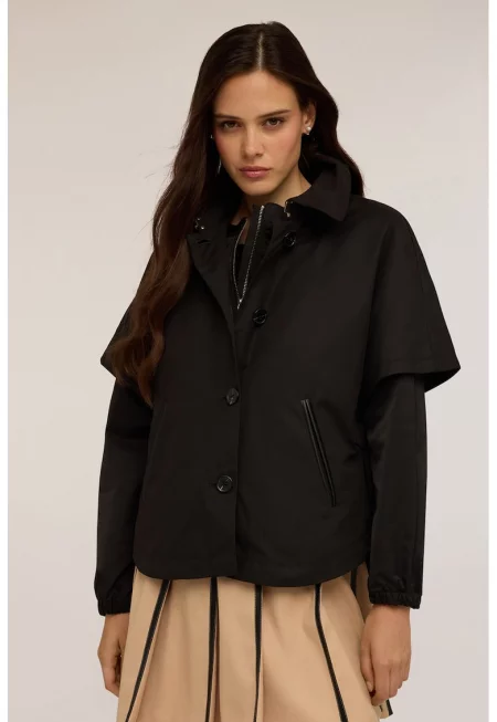 Яке с качулка и джобове