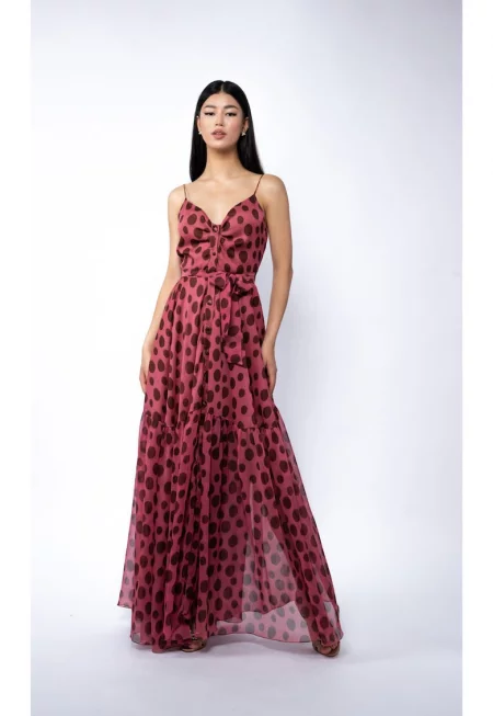 Дълга копринена рокля на точки с презрамки