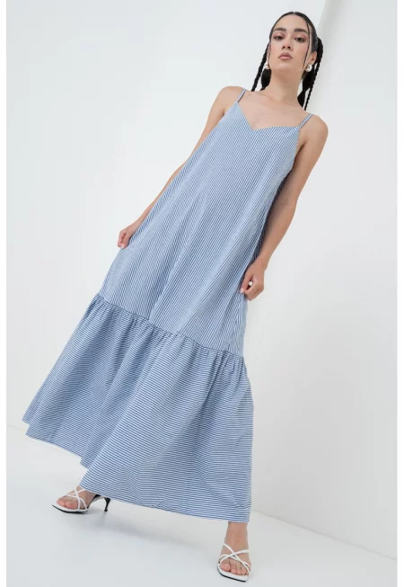 Дълга раирана рокля