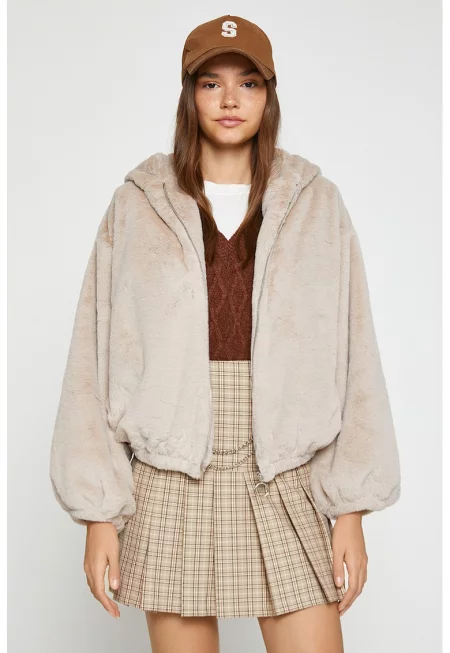 Мъхесто яке с качулка