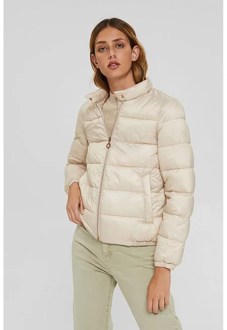 Олекотено капитонирано зимно яке