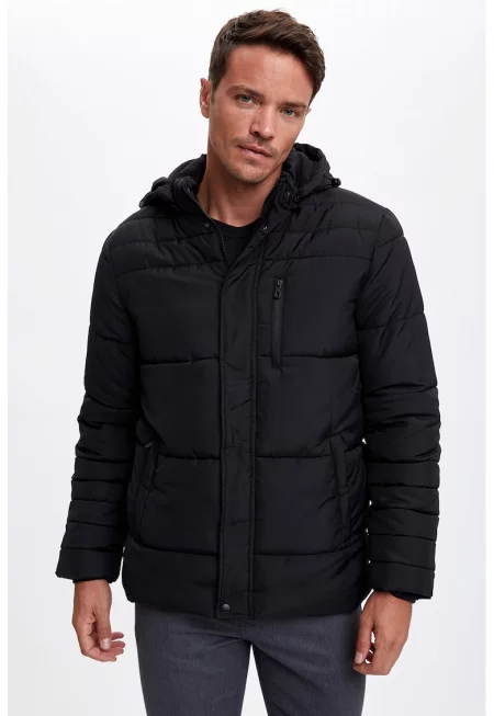 Подплатено зимно яке с качулка