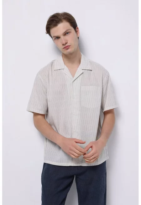 Раирана риза с къси ръкави