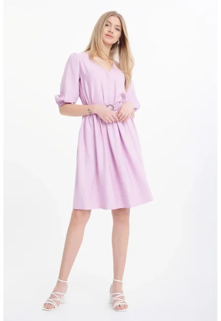 Разкроена рокля с джобове встрани