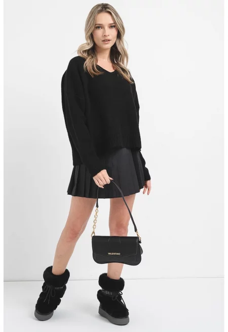 Свободен пуловер с овално деколте - Черен