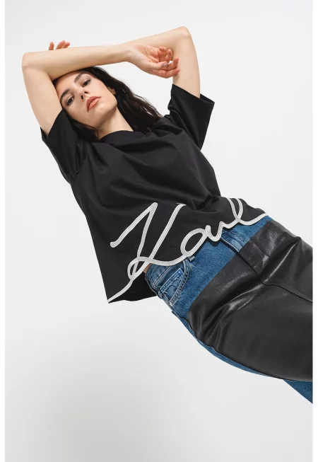 Уголемена тениска с лого - Черен/Сребрист