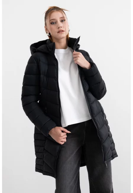 Ватирано зимно яке с качулка - Черен