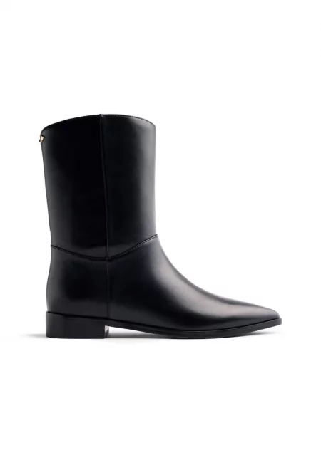 Заострени боти от еко кожа - Черен