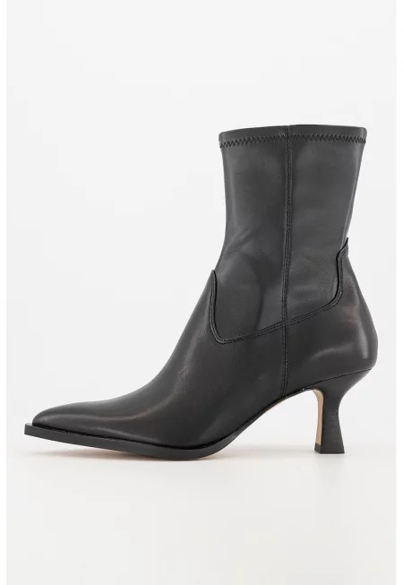 Заострени боти от еко велур - Черен